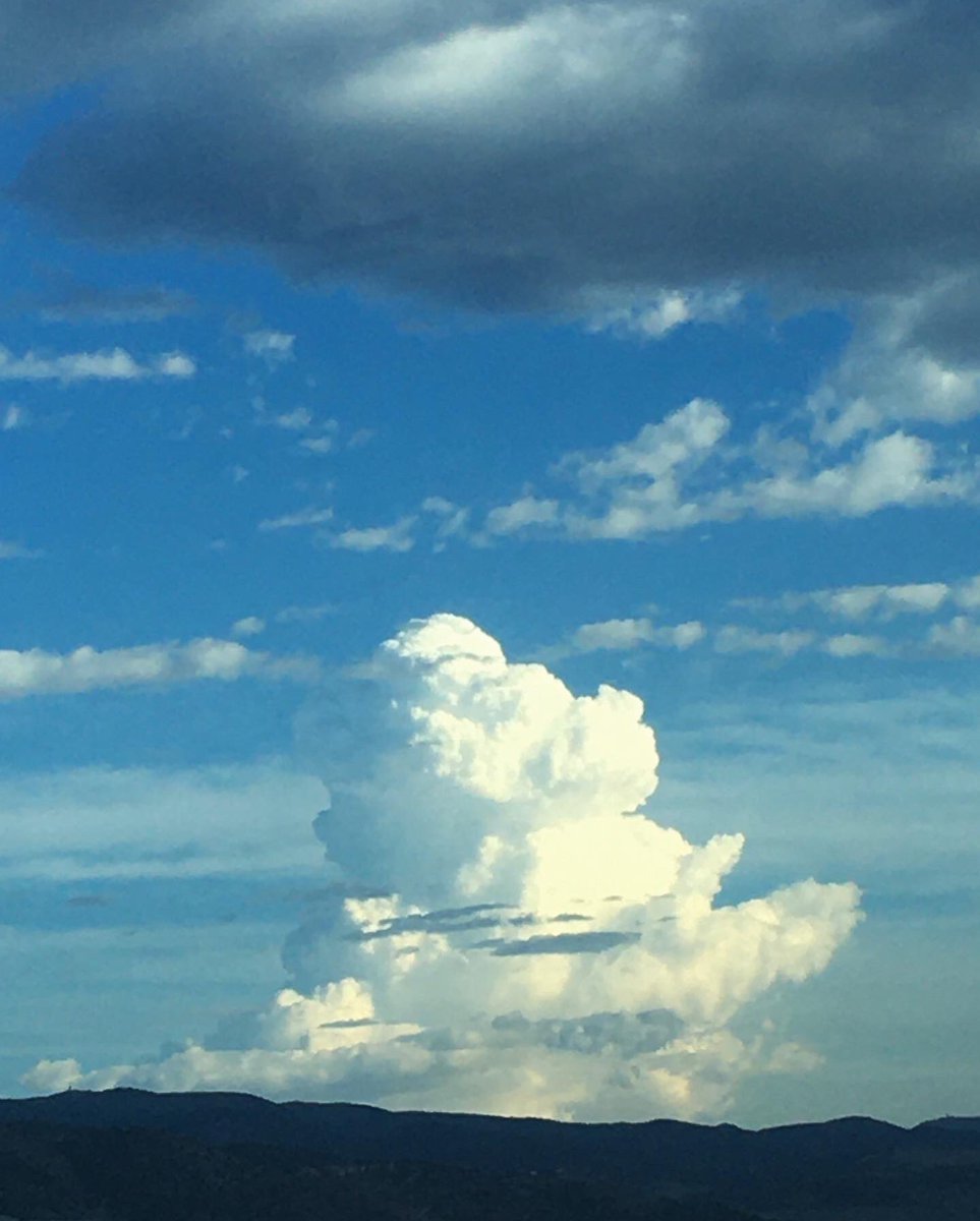 Moriah_Webber's tweet image. Cloud porn 😍🌩🖤✨ #summerthunderstorms #nevada
