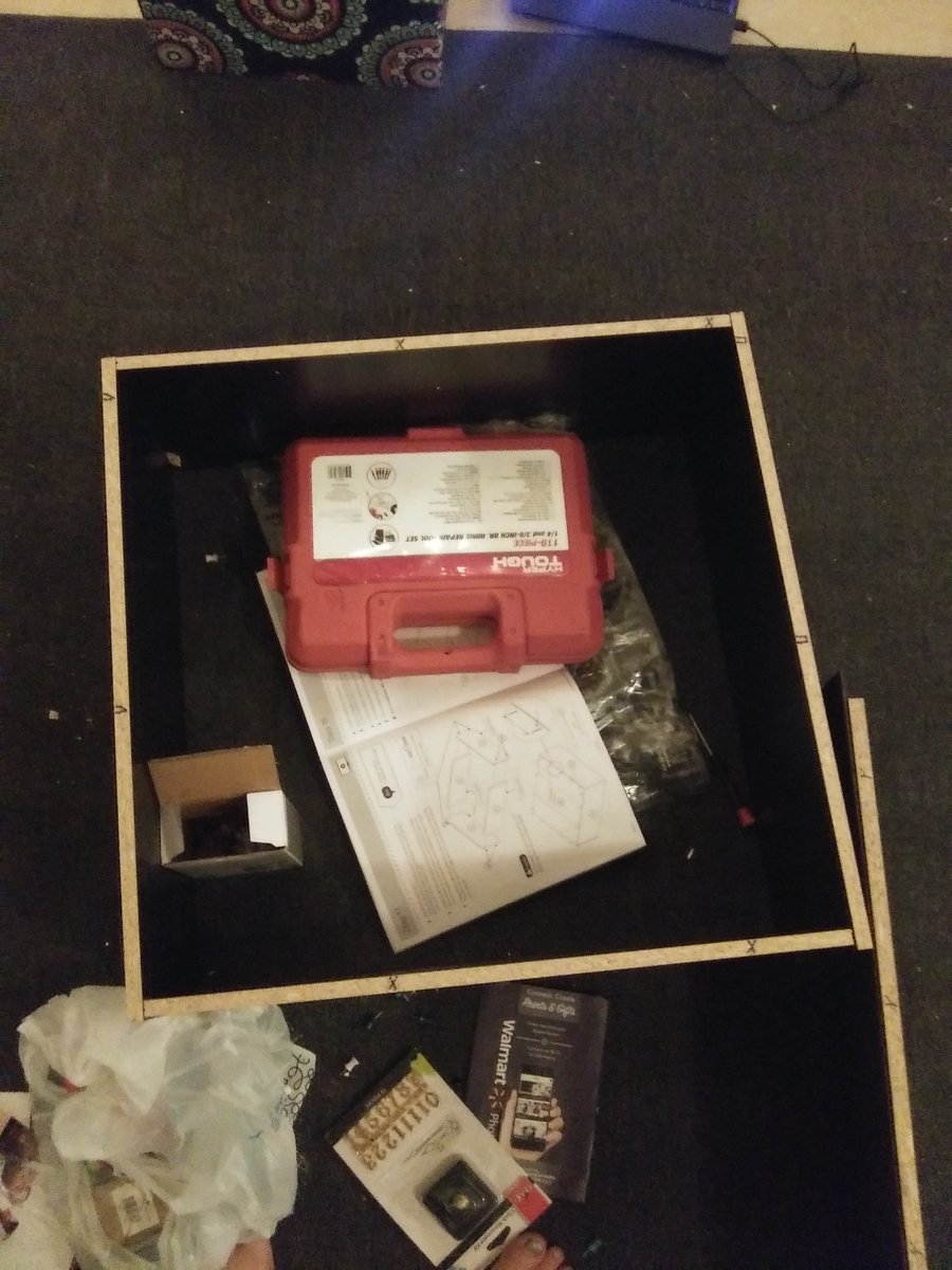 covideeznuts's tweet photo. this desk in a box kit....... Is killing me. two weeks and 130 pieces later, all I have is a square that I hand-screwed together. sigh https://t.co/KZOruvpYyS