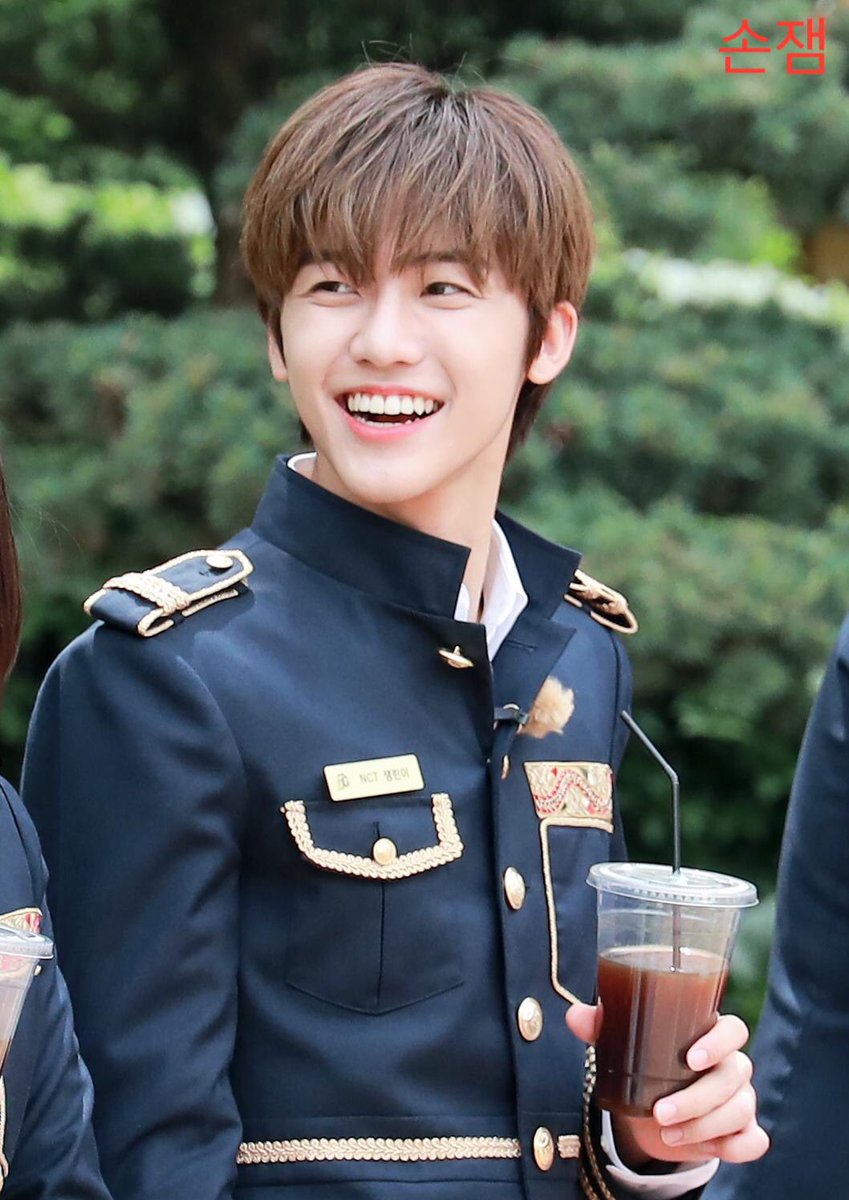 แจมินกับชุดนี้คือที่สุด ไม่แปลกใจทำไมสาวๆ ชอบกันทั้งโรงเรียน