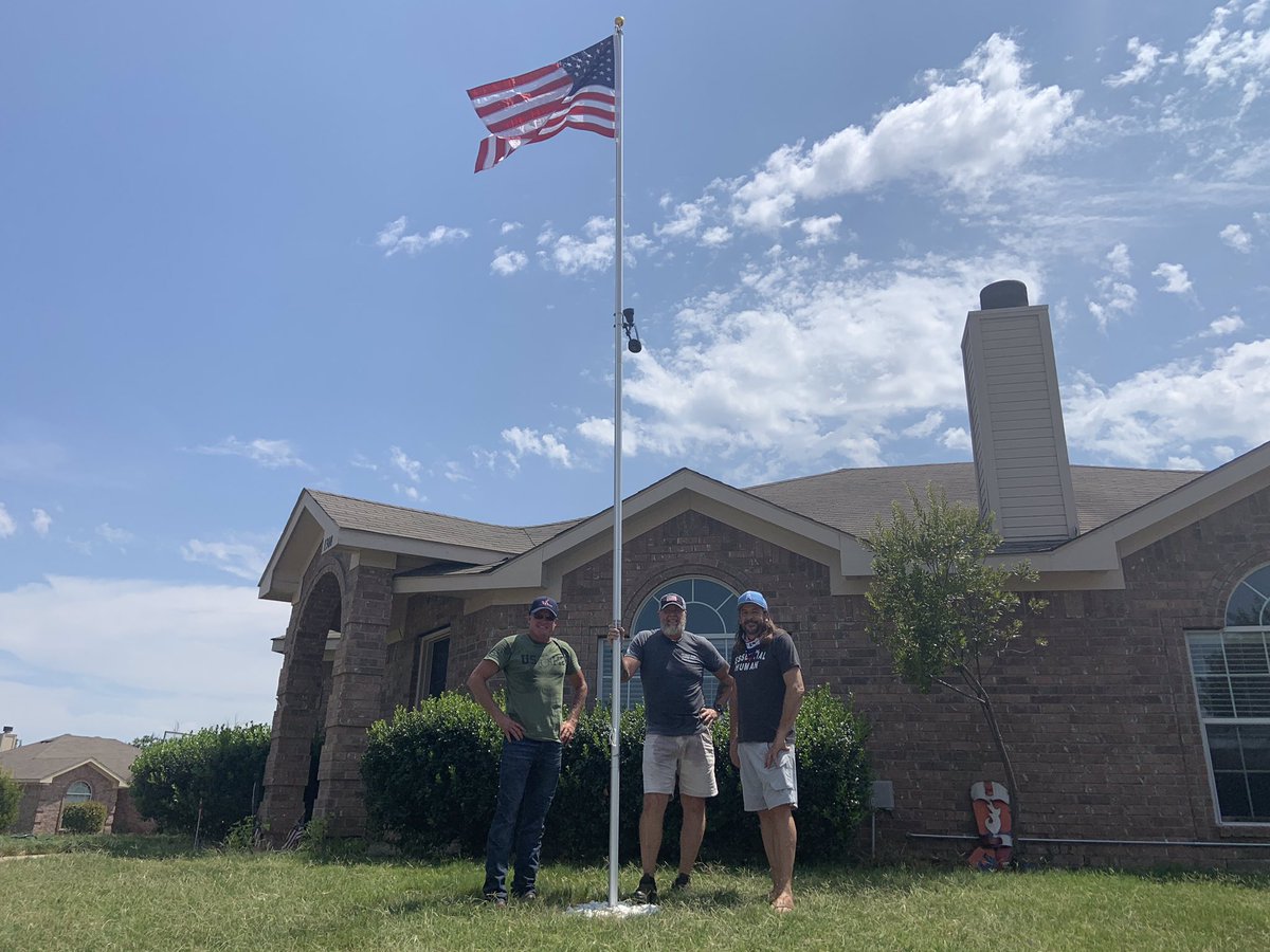 flagsforvets1's tweet photo. That’s a wrap, 9 flagpoles gifted to 10 veterans in 12 days. Headed home to Sweet Home Alabama from Texas in the morning. #honoringthosewhoserved #flagsforvets #merica #medalofhonor #partyfoulsteve #mattlockeshow https://t.co/lgACm7T8qs