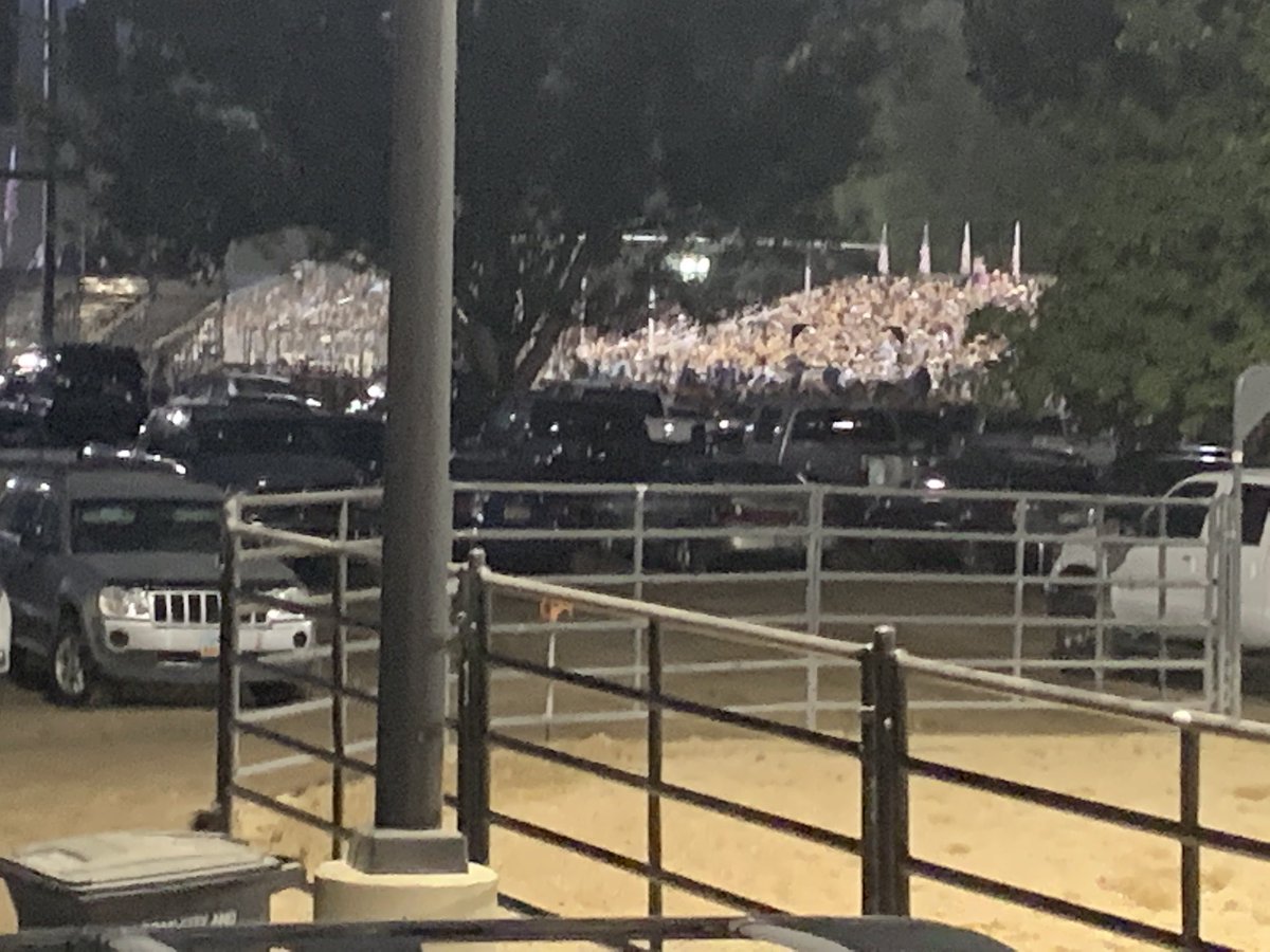 Amy Mazur tweet media