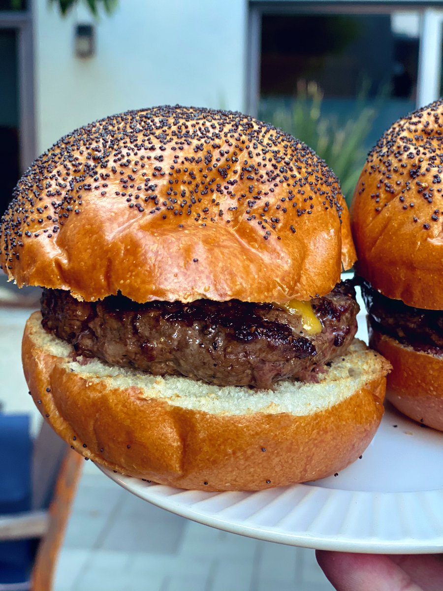 CEO of wagyu steak burgers with Michelin star buns (Total price: $11/burger !)