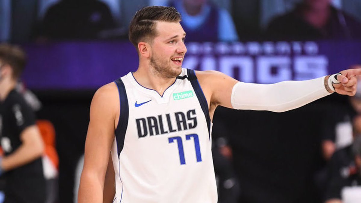 TheHoopCentral's tweet photo. Luka Doncic with another triple-double in the W against the Bucks

36 Points
19 Assists (career-high)
14 Rebounds
50 FG%

Luka is built different. 🔥🔥 https://t.co/iWsQpGsR5I