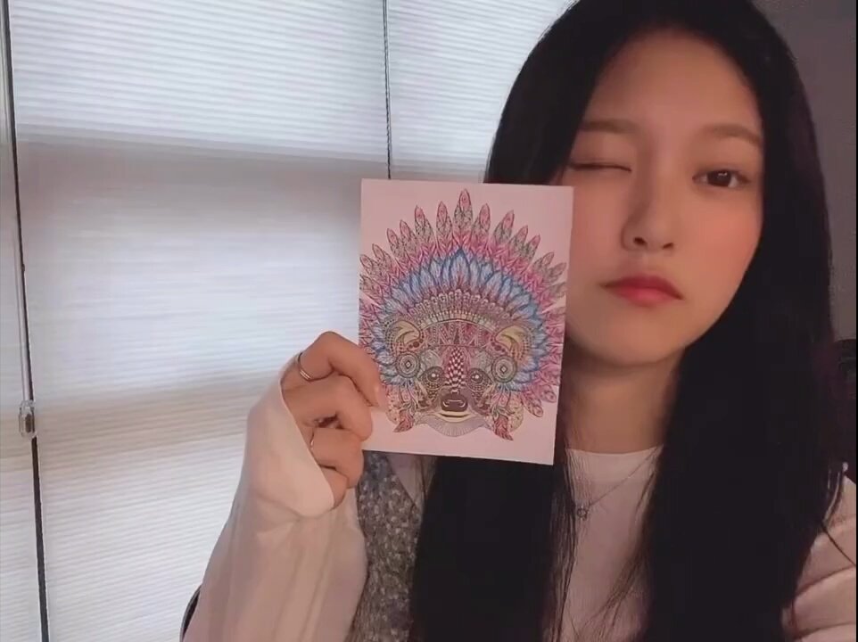 A THREAD OF PHOTOS FROM HYUNJINS VLOG (090920) @loonatheworld  #LOONA  #LOONALOG  #LOONA