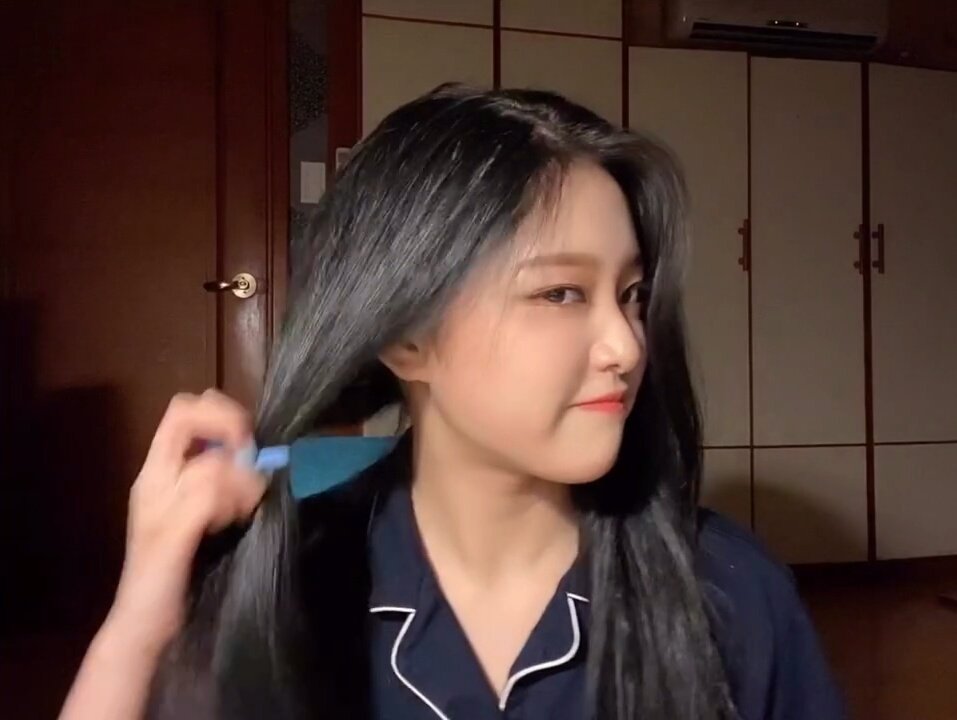 A THREAD OF PHOTOS FROM HYUNJINS VLOG (090920) @loonatheworld  #LOONA  #LOONALOG  #LOONA