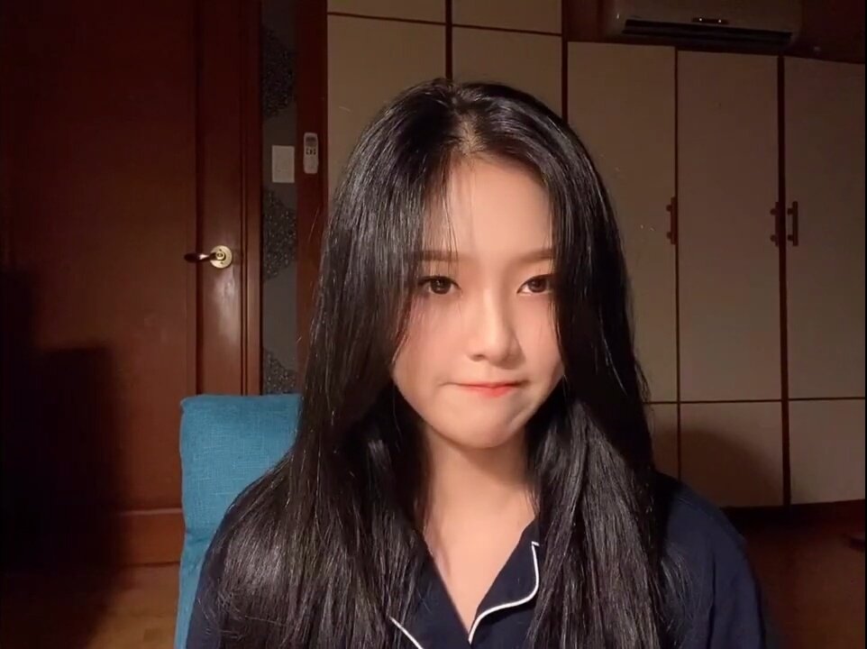 A THREAD OF PHOTOS FROM HYUNJINS VLOG (090920) @loonatheworld  #LOONA  #LOONALOG  #LOONA