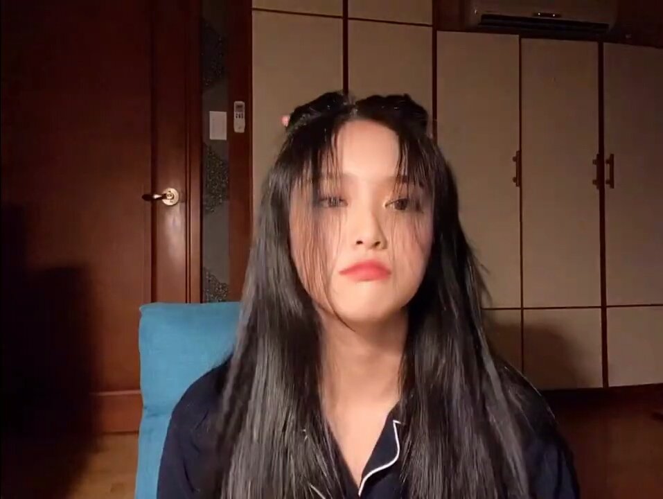 A THREAD OF PHOTOS FROM HYUNJINS VLOG (090920) @loonatheworld  #LOONA  #LOONALOG  #LOONA