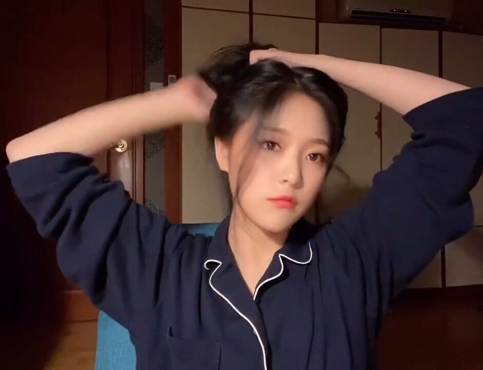 A THREAD OF PHOTOS FROM HYUNJINS VLOG (090920) @loonatheworld  #LOONA  #LOONALOG  #LOONA