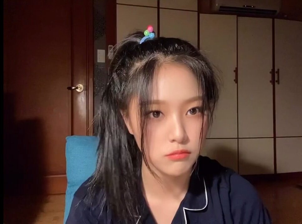 A THREAD OF PHOTOS FROM HYUNJINS VLOG (090920) @loonatheworld  #LOONA  #LOONALOG  #LOONA