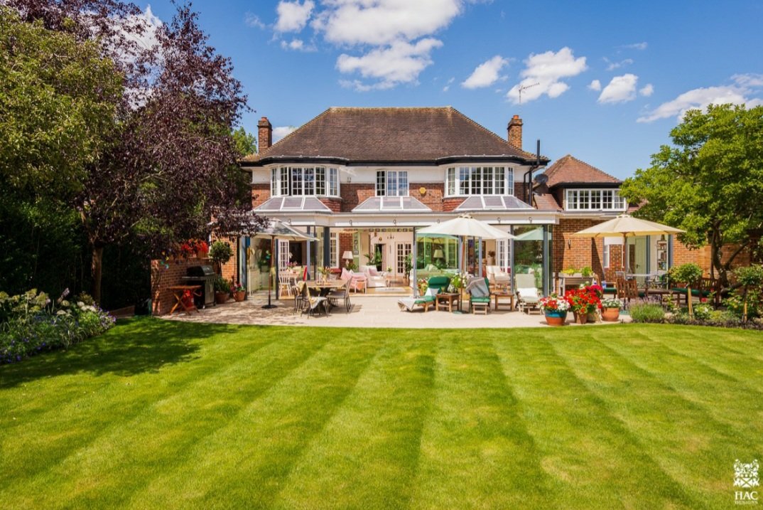 MullinsInterior's tweet photo. Previous project by HAC Designs. Photographed in Wimbledon! 📸
A rear single storey extension, which includes three lanterns &amp; a run of glass elements such as windows &amp; doors to let as much light into the space as possible. Also have a great connection with the beautiful garden. https://t.co/LxV7UuPY1n