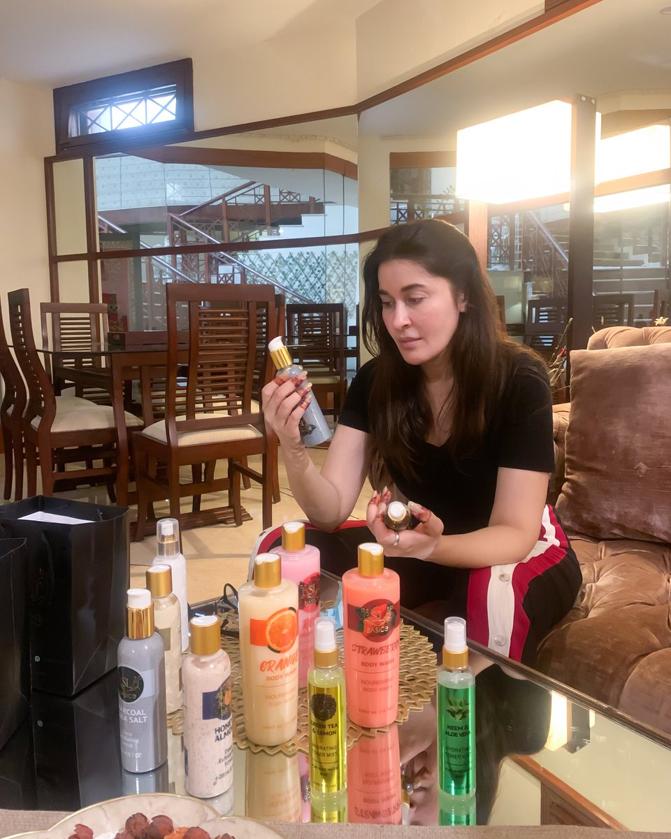 IamShaistaLodhi's tweet photo. Final quality check before launching new products @SLBasics .
#ShaistaLodhi #SLBasics https://t.co/1JQlySIgXL