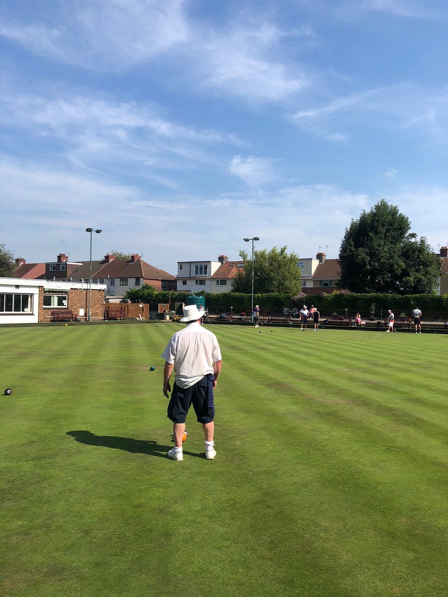 BristolBC's tweet photo. Great first day of BBC pairs competition. Only 2 pairs unbeaten in the scorching heat so all to play for on day 2.

#backtobowls #somersetbowls #bristolbowls #bowlsengland https://t.co/GNV218Mn6G