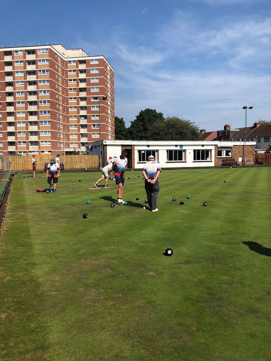 BristolBC's tweet photo. Great first day of BBC pairs competition. Only 2 pairs unbeaten in the scorching heat so all to play for on day 2.

#backtobowls #somersetbowls #bristolbowls #bowlsengland https://t.co/GNV218Mn6G