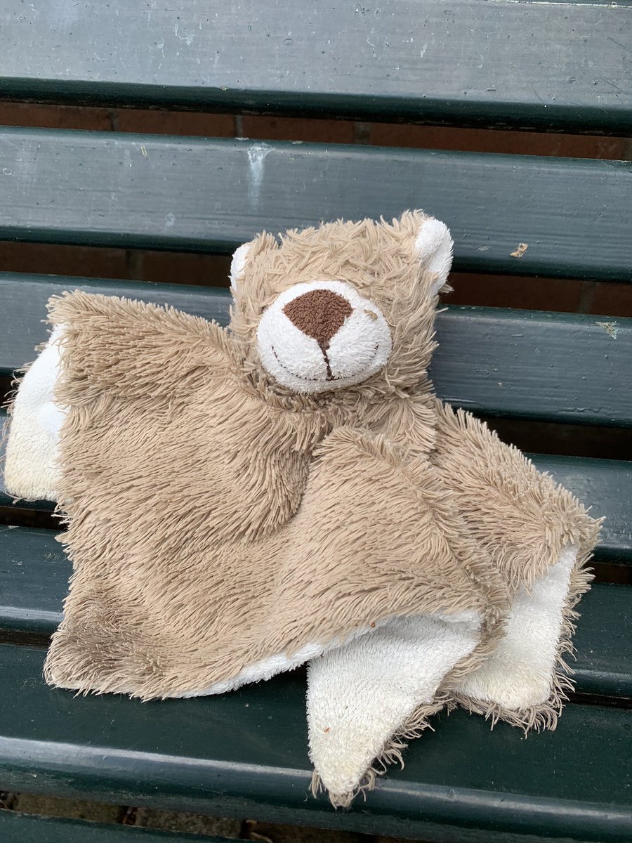 peterhovius's tweet photo. #gevonden #knuffel #zeist #Valckenbosch #verloren https://t.co/wKc58Nraar