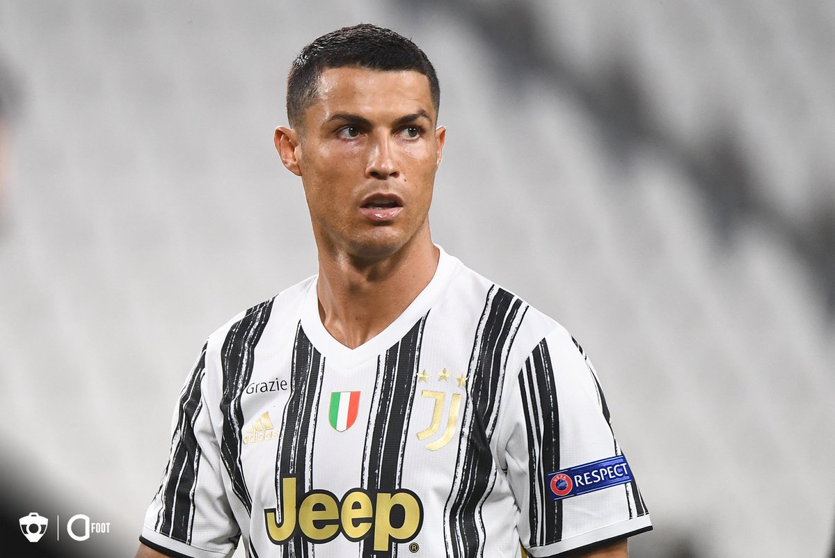 ActuFoot_'s tweet photo. Ronaldo envisage un départ de la Juventus et est intéressé par le PSG.
Leonardo et Jorge Mendes pourraient se rencontrer à l'occasion du Final 8 à Lisbonne pour échanger à ce sujet.
(Foot Mercato)
📎 https://t.co/t30lLsGbk8 https://t.co/yJ5MFLZ6hP