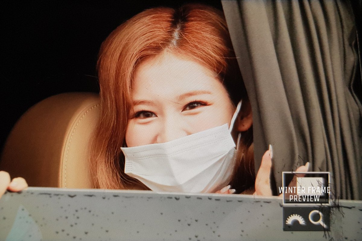 WinterFrame's tweet photo. 200809 #사나

오늘 하루는 정말 맑은날~👍

#TWICE #트와이스 #SANA #サナ #とにかく可愛い湊崎 https://t.co/qUtLiCz6nP
