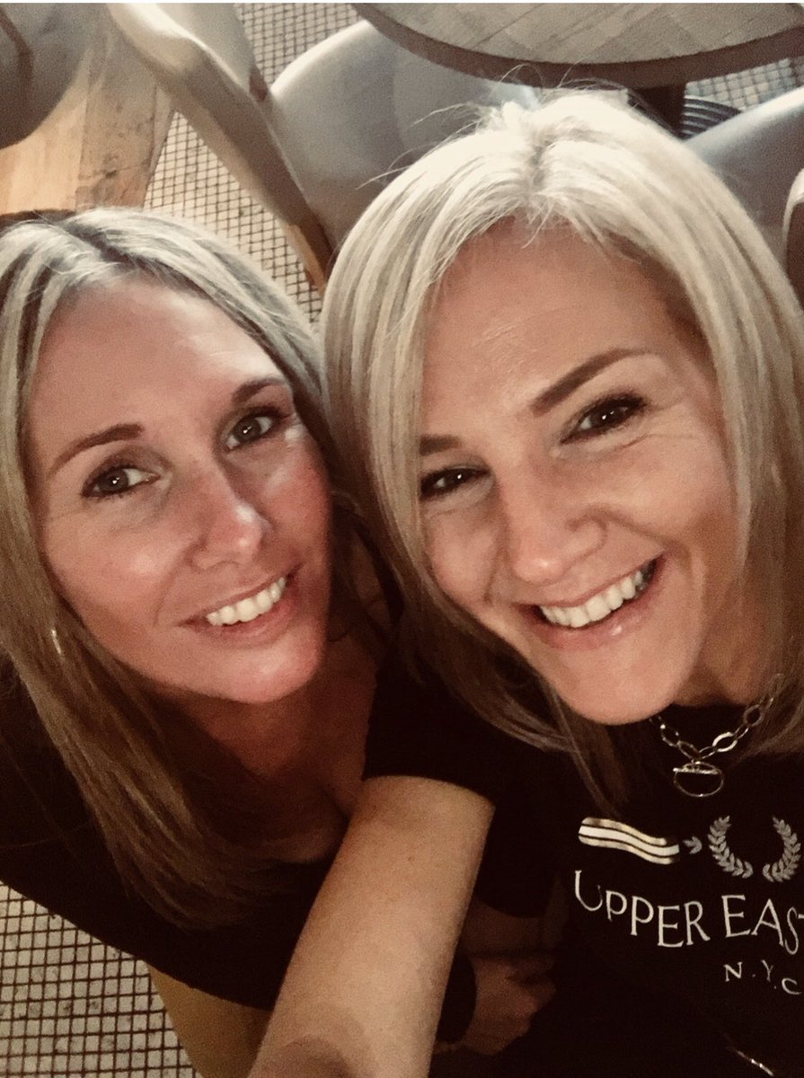MichelleRylance's tweet photo. @dellas80 Happy 40th Birthday to my friend. Hope you’re not too hungover today 😂🎂🍷🥂🥰 https://t.co/4Aq4RrwraA
