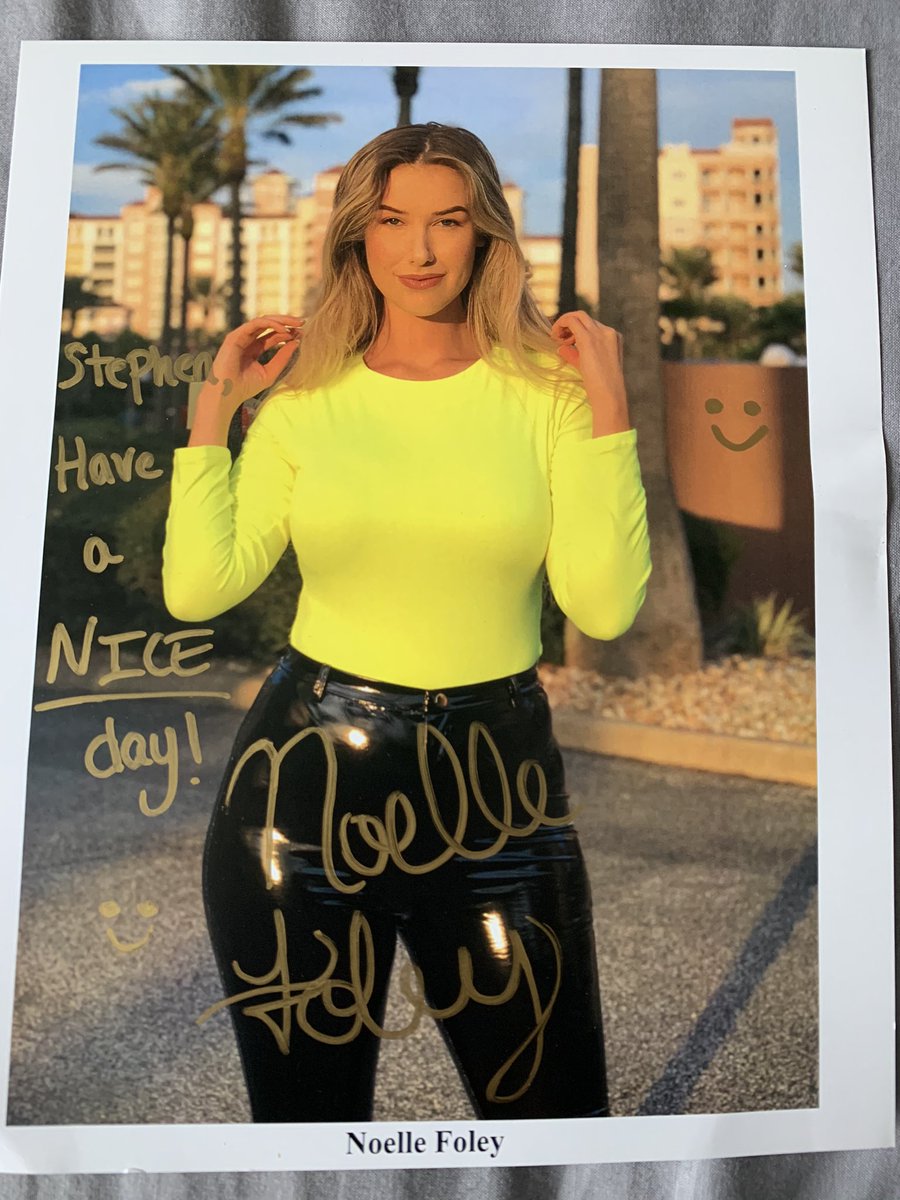 stephen316916's tweet photo. Love my Noelle Foley autograph #haveaniceday #noellefoley #autograph #autographcollector https://t.co/4IdnhWP4bU