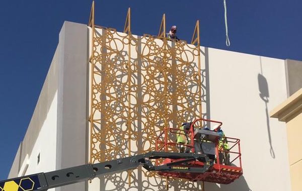 Mary_Ta7's tweet image. The engineers make sure the panels (mashrabiya) are secured safely and firmly into the building and can withstand the high wind pressures preventing them to be torn apart.  cas-engineers.com/need-a-mashrab… #UAE #facade #structuraldesign