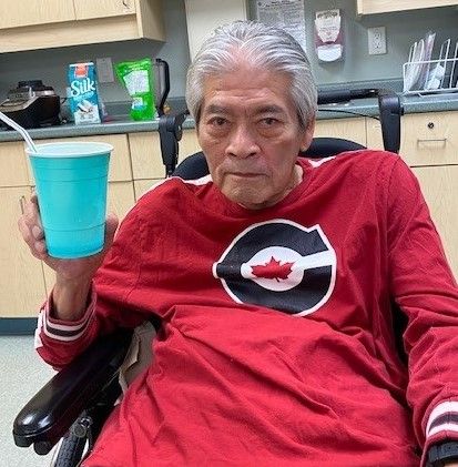 Taunton_Mills's tweet image. Wednesday was Caribbean Day on Long Term Care. Dryden residents were treated by Jordyn from recreation, to a peach mango coconut smoothie. Yum!! #TauntonStrong