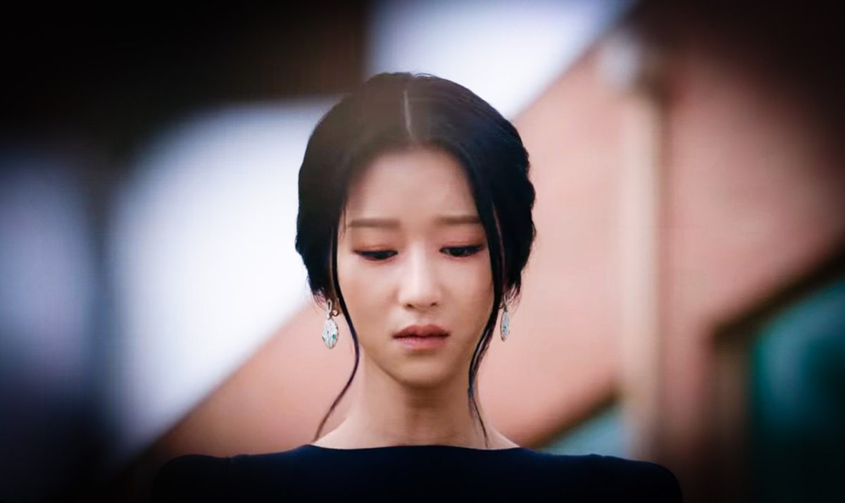 This look is so gorgeous  #ItsOkayToNotBeOkayEP15  #ItsOkayToNotBeOkay #SeoYeJi  #PsychoButItIsOkay