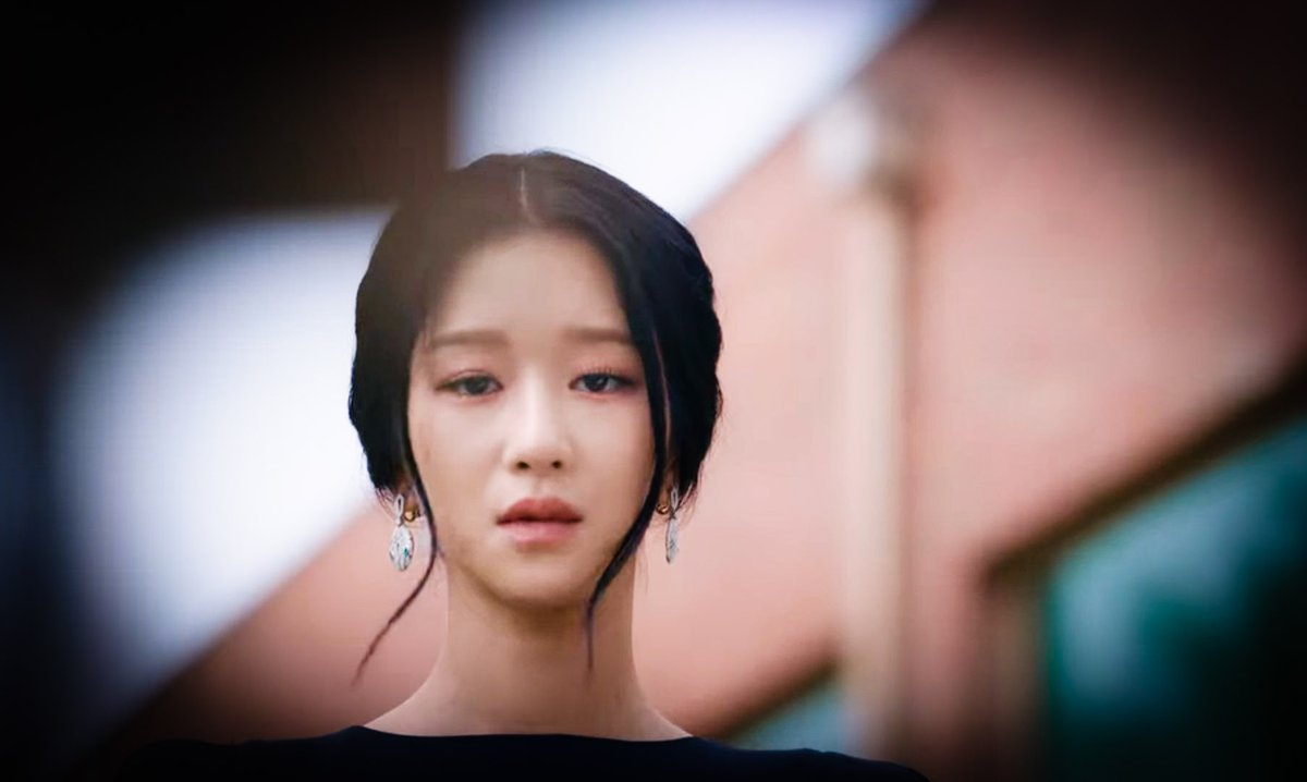 This look is so gorgeous  #ItsOkayToNotBeOkayEP15  #ItsOkayToNotBeOkay #SeoYeJi  #PsychoButItIsOkay