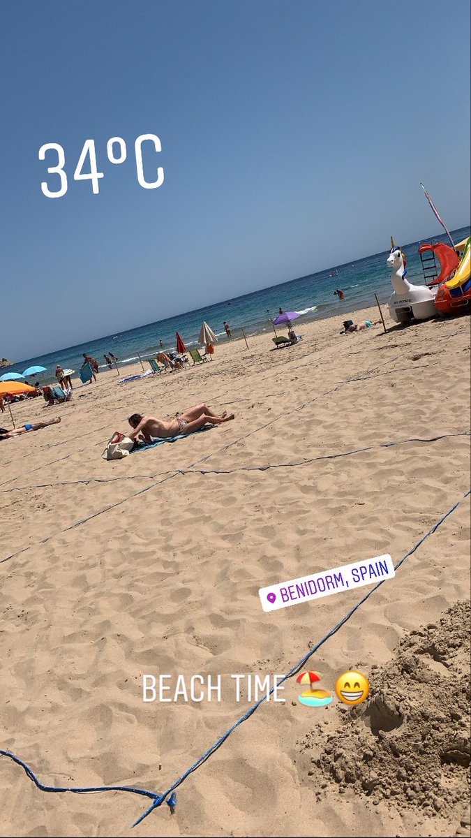 So im in quarantine because I went to Spain. Yet this is a UK beach compared to one in Spain. I know which country I felt more safe in and it wasn’t the UK 🙄🙈😠