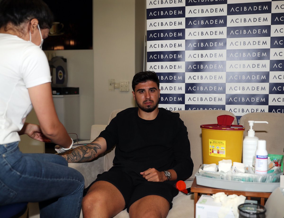Fenerbahce's tweet photo. Futbol Takımımızın sağlık kontrolleri başladı.

🔗 https://t.co/OUXuw5Frmd https://t.co/VetvzyjBLH