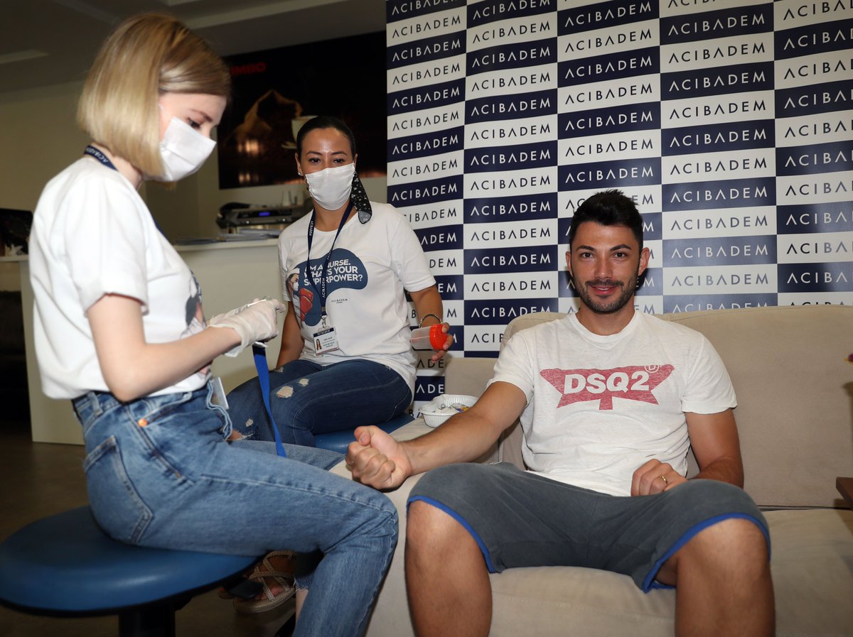 Fenerbahce's tweet photo. Futbol Takımımızın sağlık kontrolleri başladı.

🔗 https://t.co/OUXuw5Frmd https://t.co/VetvzyjBLH