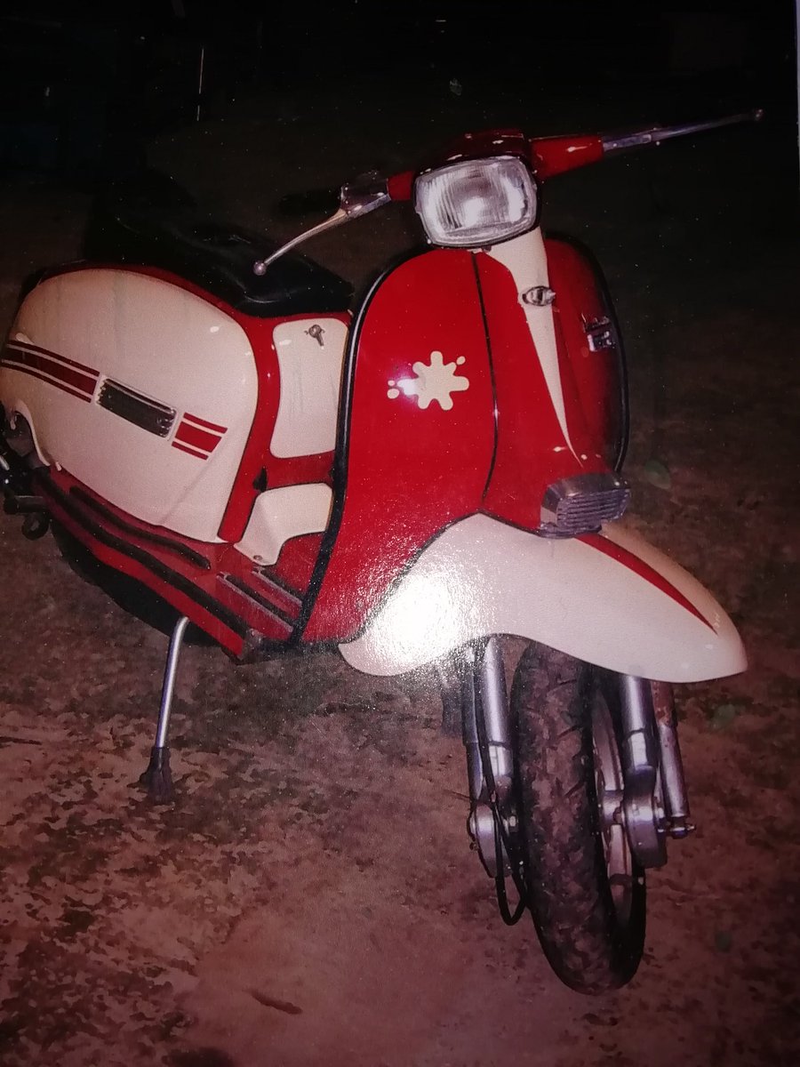 clive_chadwick's tweet photo. Where is it now?? Me Scoot from 2005ish - built by Andy Francis, painted by Pip. GP TS1 225 canny bit of kit 👍 https://t.co/KDnEWNmbzt