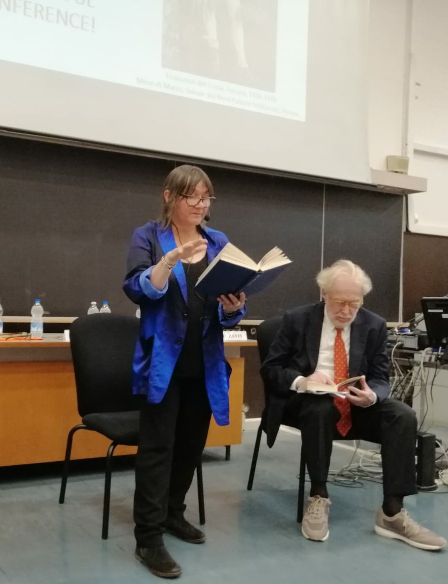 YPPsych's tweet photo. @Leonie_Sweeney1 @JoeJudgePsy And so recalling #alismith joining us in #Ferrara for #ICATA19 @ICATA7 - a genuine highlight of 2019
Such a wonderful, kind and generous person, sharing readings from #HowToBeBoth & left us with the observation
"To be #indialogue is to be human"
@PenguinUKBooks
@ItalyCATtherapy https://t.co/5Y2dicKMCg