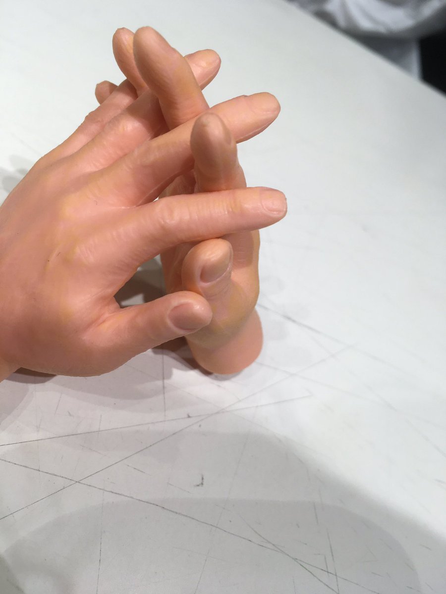 vv_miyazaki_MS's tweet photo. リアルな手、いかがっすか？？？
マジでリアル過ぎます🖐🏻

用途はあなた次第😇😇😇

#FINGERHANDS
#ヴィレッジヴァンガードイオンモール宮崎
#ヴィレヴァン https://t.co/yRw9p7jtGJ