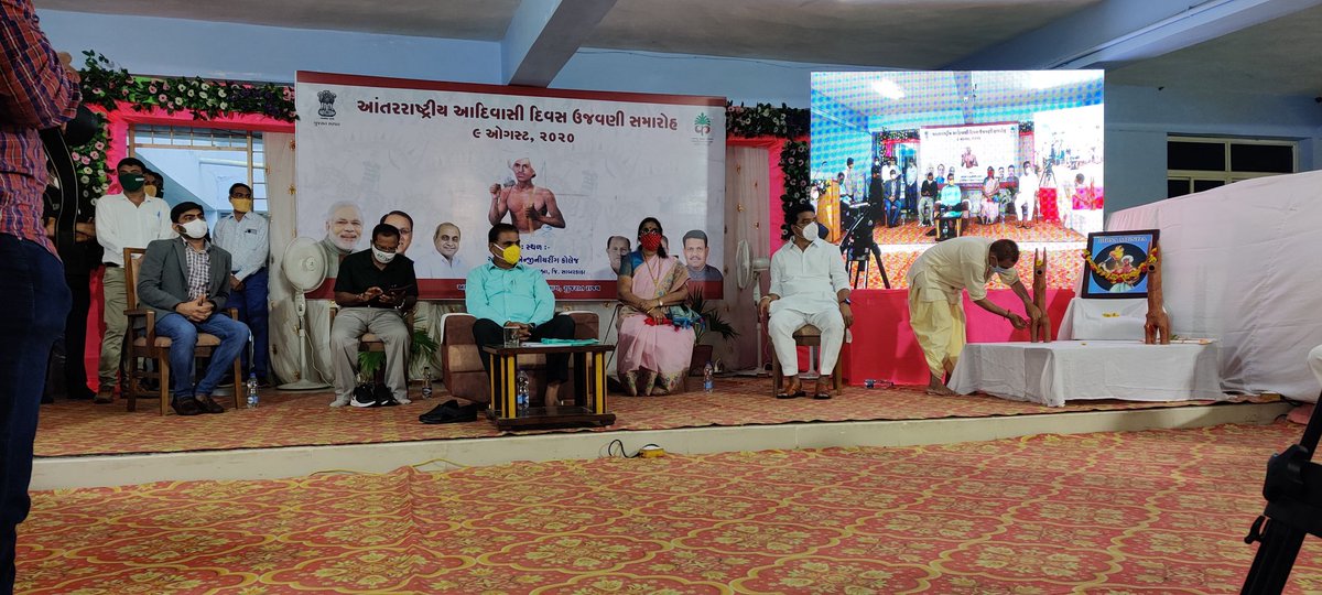 GLO_Sabarkantha's tweet photo. માનનીય મંત્રીશ્રી દિલીપભાઈ ઠાકોર સાહેબ તથા રાજ્યસભા ના સાંસદ શ્રીમતી રમીલાબેન બારાની ઉપસ્થિતિમાં આંતરરાષ્ટ્રીય આદિવાસી દિવસ ઉજવણી સમારોહ, ખેડબ્રહ્મા, સાબરકાંઠા 
@dir_labourGuj https://t.co/0VKoO49m5q