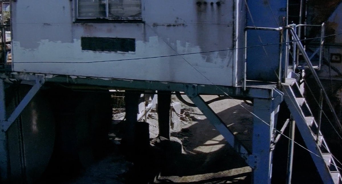 Background X shapes I noticed (1/5)Supports/wires/railings