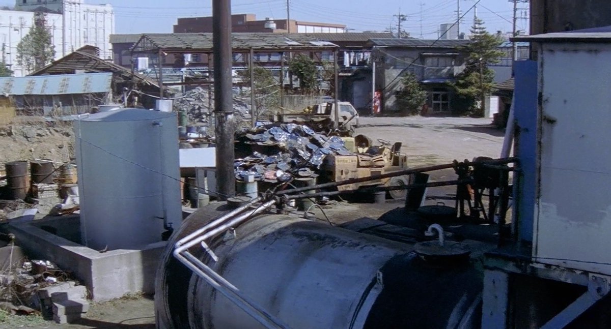 Background X shapes I noticed (1/5)Supports/wires/railings