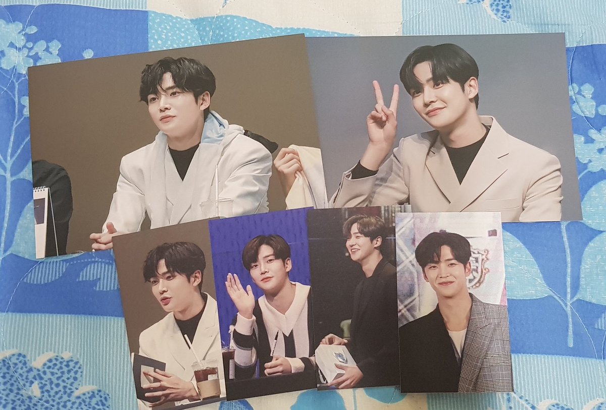 rowoon_an's tweet photo. 🐭홍대 EGO카페
전시 사진들하고 특전 사진들이 너무 예뻤던 생카! 처음보는 사진들도 많았고 카페도 예뻐서 커피마시면서 시간가는줄 몰랐당😊
#모든날_로운데이_모든순간_로운이야기 https://t.co/ButLK2PHuZ