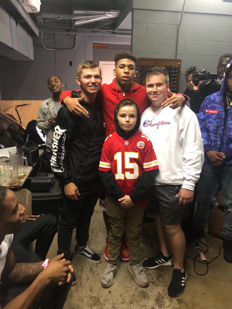 NeustupaCameron's tweet photo. @SethMedley6 @HarryButAverage @Nlechoppa1 This dudes a clown, this is Jack, Seth and I with NLE on that same night🤣🤣 https://t.co/VcApLY0A1j