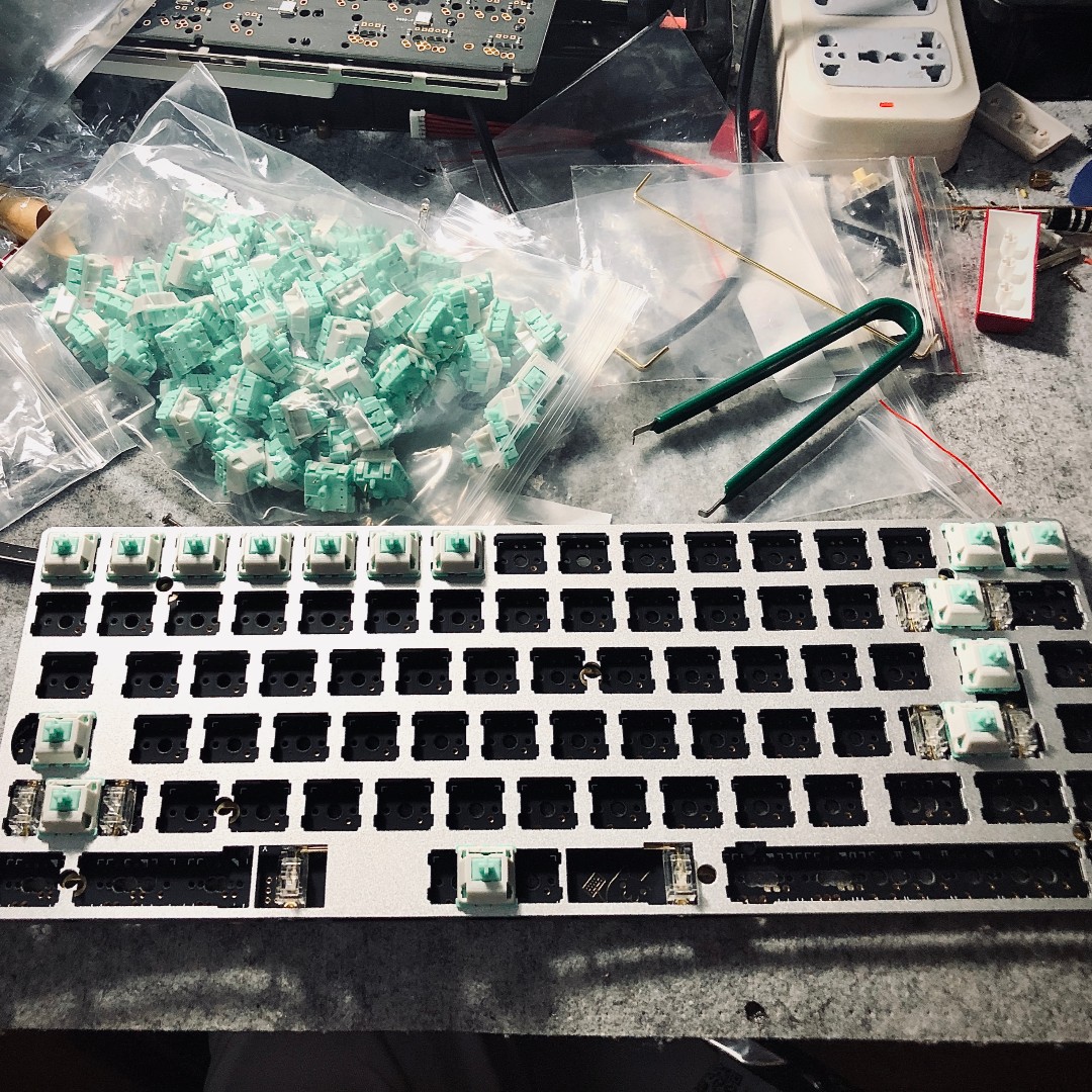 KP_Republic's tweet photo. Robin switch on XD84. Very smooth. #kprepublic #gateron #switch #robin #xd84 #mechanicalkeyboard #assemble #diy #solder #custom #keyboard #typing #smooth #assembly https://t.co/zMSdq5Dctn