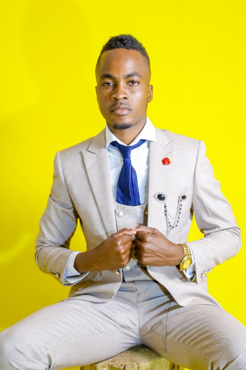 StudioVclassic's tweet photo. Classyic empire. Your photographer n musician https://t.co/SqzoQVGZmI