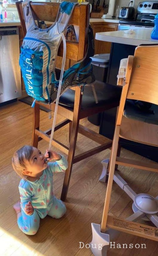 FlowervineMom's tweet photo. And you wonder where your water went when you're out on your run.
🤣
#runnerproblems #trailrunning #runner #parenting #kids #runningvests https://t.co/s7znanSq4Z