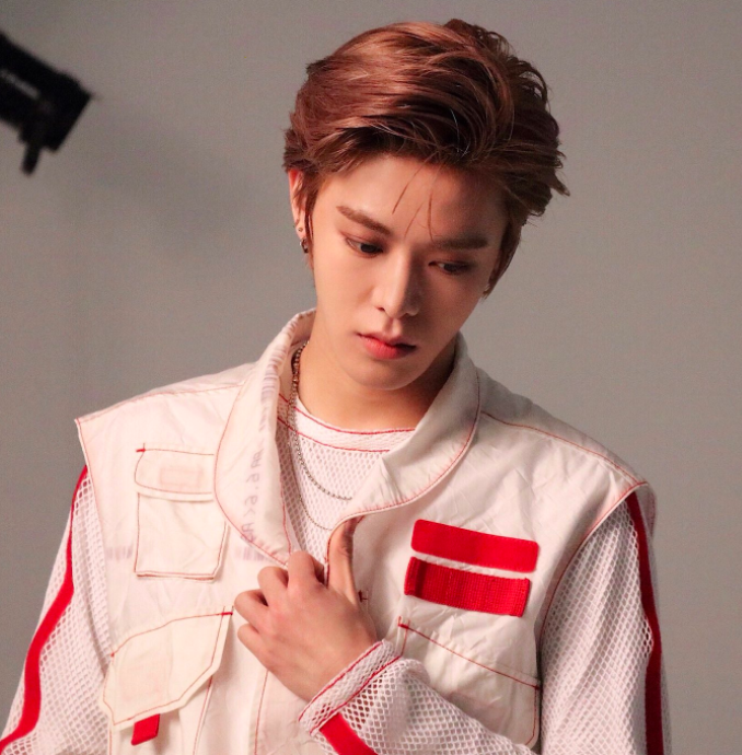 hourly yuta tweet media