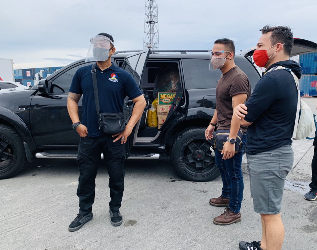 LOOK: Kapamilya artist JM de Guzman donates rice, canned goods, face masks and hammocks to stranded individuals seeking shelter at the North Port Passenger Terminal in Manila. @ABSCBNNews