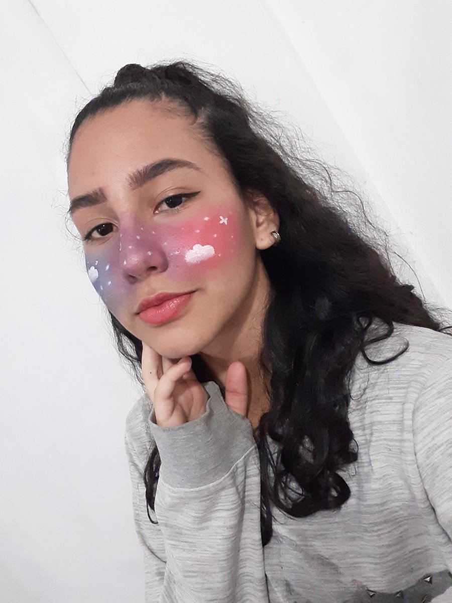 Jexabeth_'s tweet photo. Foto de una maquillaje que hice improvisadamente pero me gustó el resultado.
#makeup #makeupgalaxy https://t.co/qyyEWMRX1P