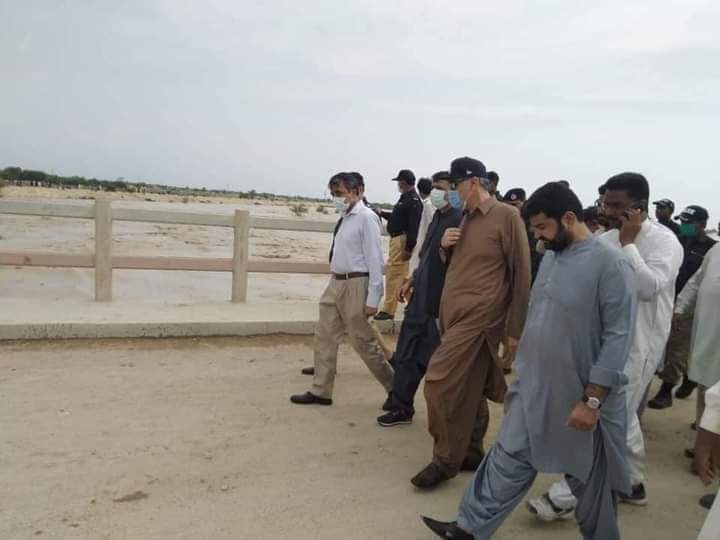 ShahjahanMari's tweet photo. Recently contacted with a friend who is from the area of #Kachho Dadu described that only People's Party The Ministers @siyal_anwar
MPA #Shajeela_Leghari
arrived in the city and affected areas & rescued the peoples.
@BBhuttoZardari
@BakhtawarBZ
@ShaziaAttaMarri
@Anny_Marri https://t.co/cduMW4N0D0