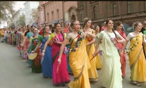  #ThreadHinduism in  #Russia. #Hinduism has been spread in Russia primarily due to the work of scholars from the religious org ( #ISKCON) and by itinerant Swamis from India and small communities of Indian immigrants.