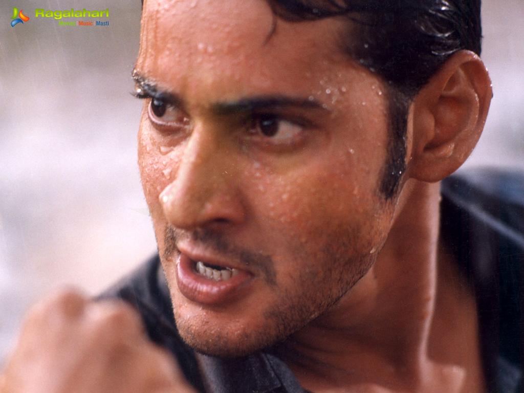ONGOLE_MBFC's tweet photo. Give him any character he will ace with his ease From the acting🔥🖤

Even it may be class or mass he will just bring out the emotions just with his powerful eyes👀👁

That is 👌🌟 @urstrulyMahesh for u♥️🖤💗🖤
#HBDMaheshBabu
#SarkaruVaariPaata
4545 https://t.co/HE1enqUjxr