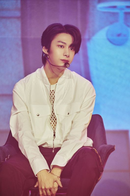 NAVER ARTICLES | HYUNGWON #HYUNGWON  #형원  #ヒョンウォン  #MONSTA_X    #monstaxlivewithluv  @OfficialMonstaX React, recommend & share Stay for 20-40 sec. https://n.news.naver.com/entertain/article/382/0000845348