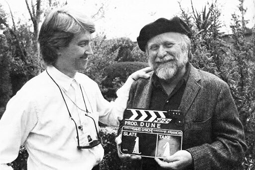 BlogMovieFreak's tweet photo. David Lynch, Frank Herbert, Francesca Annis et Kyle MacLachlan sur le tournage de DUNE (1984) https://t.co/51yS3YSpjz