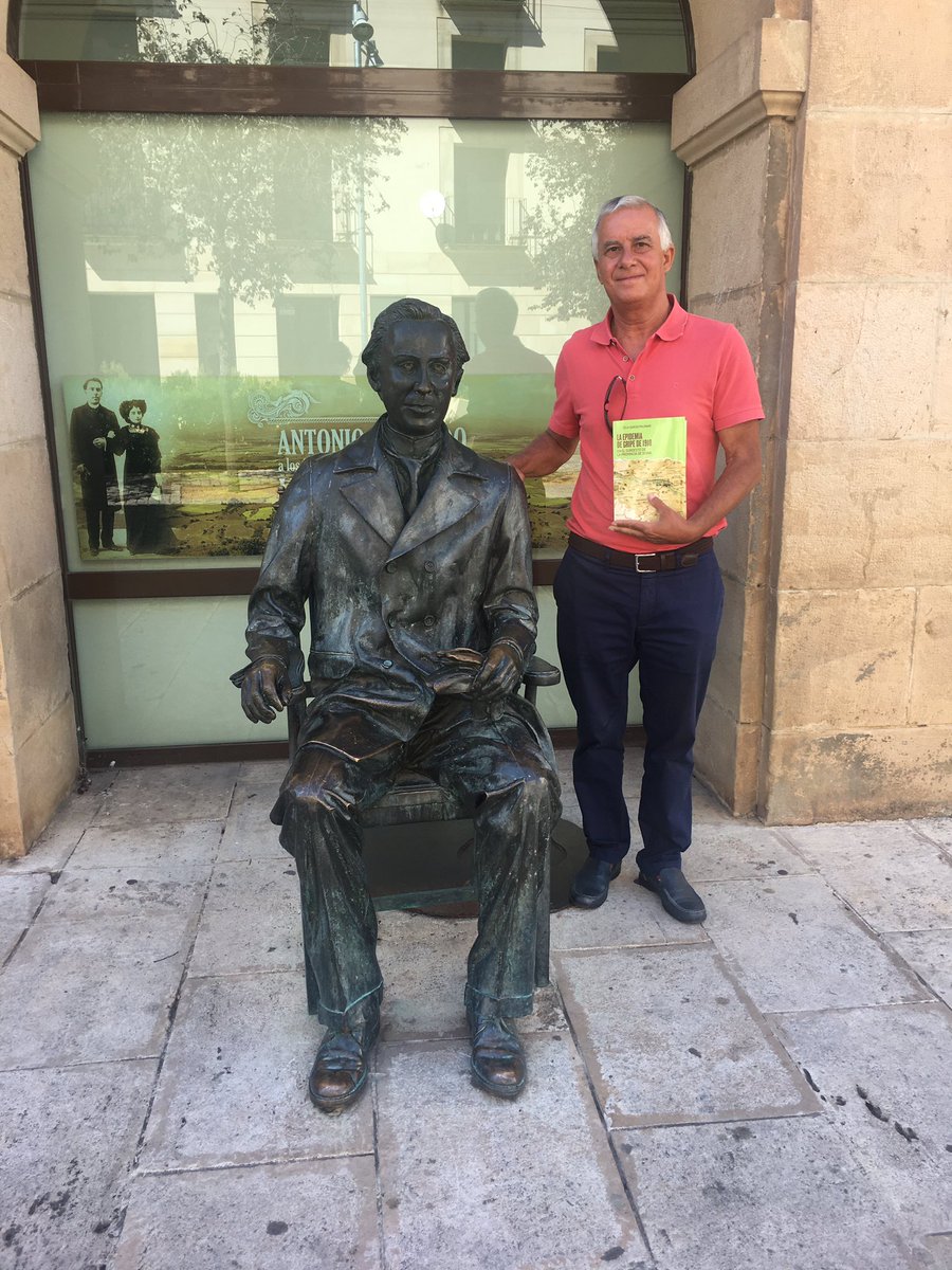 juliagpalomar's tweet photo. Por fin publicado y en librerías #La Pandemia de Gripe de 1918 en el suroeste de la provincia de Soria escrito por @FelixGarciaPalomar Enhorabuena @Laury____ @Joanitore @Nymeria29 @richisoplaos @tuderizo @RSolanoAbogados @Ayto_Soria @sanestebancom @CadenaSERSoria @AytoSanEsteban https://t.co/yCmWznUbgo