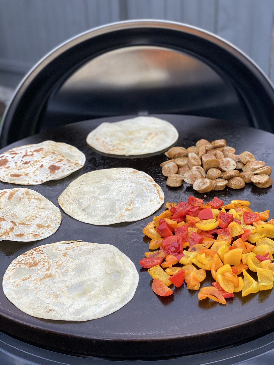 shirleyawicks's tweet photo. Having fun cooking with my new @Cuisinart Outdoor Griddle! Anyone have fun ideas let me know! #outdoorcooking https://t.co/jVUM7wRxTP